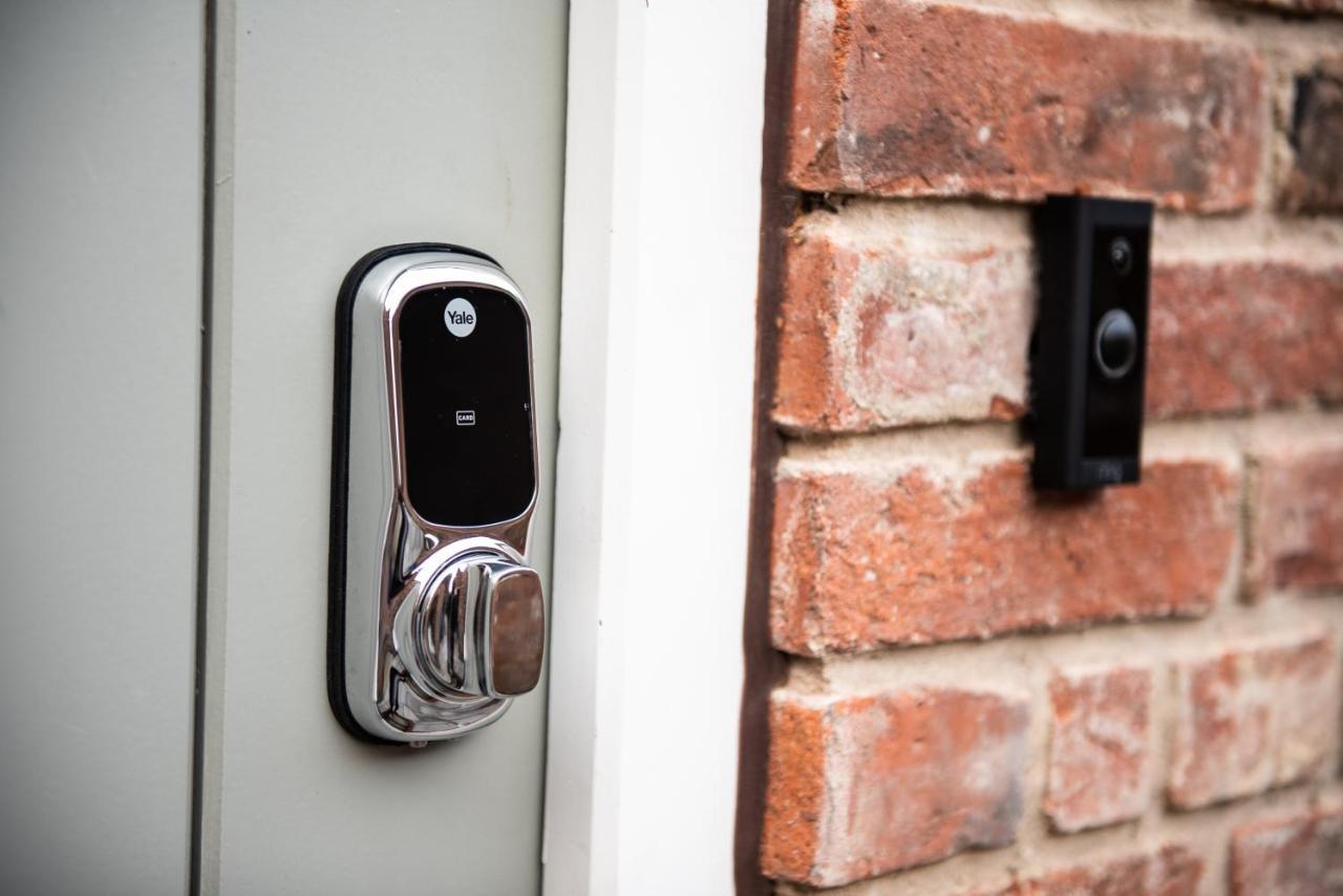 Modern Finish To A Historic Brewers House, Derby Exterior foto