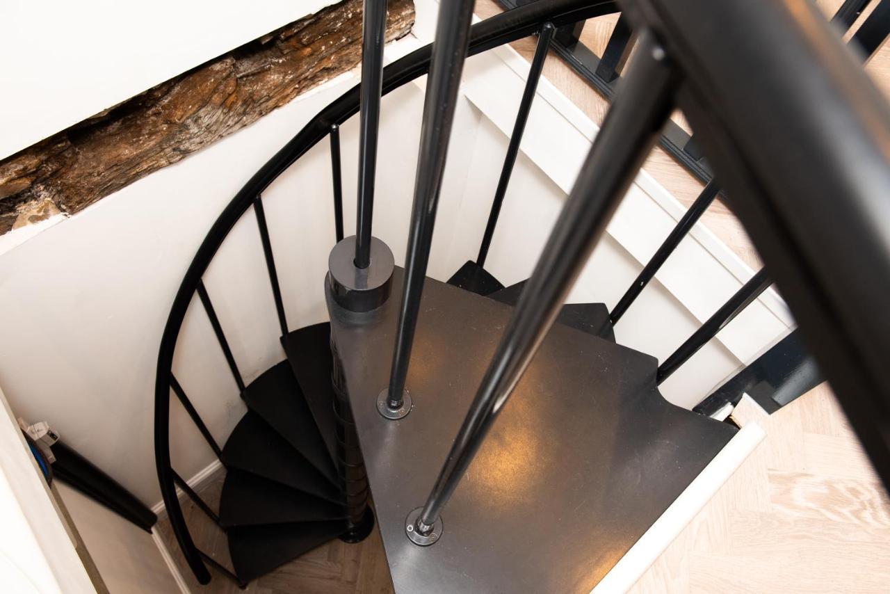Modern Finish To A Historic Brewers House, Derby Exterior foto